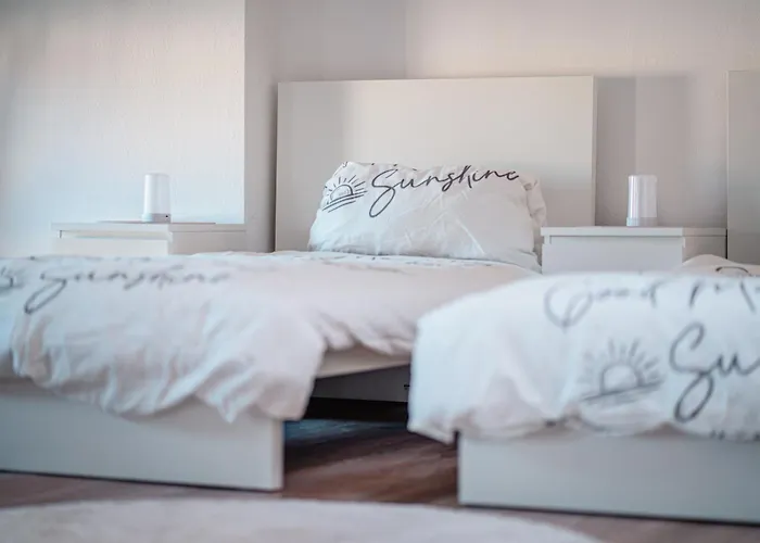 Charming Old Building For 2 شقة *