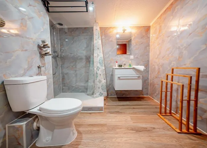 Charming Old Building For 2 شقة ماغديبورغ